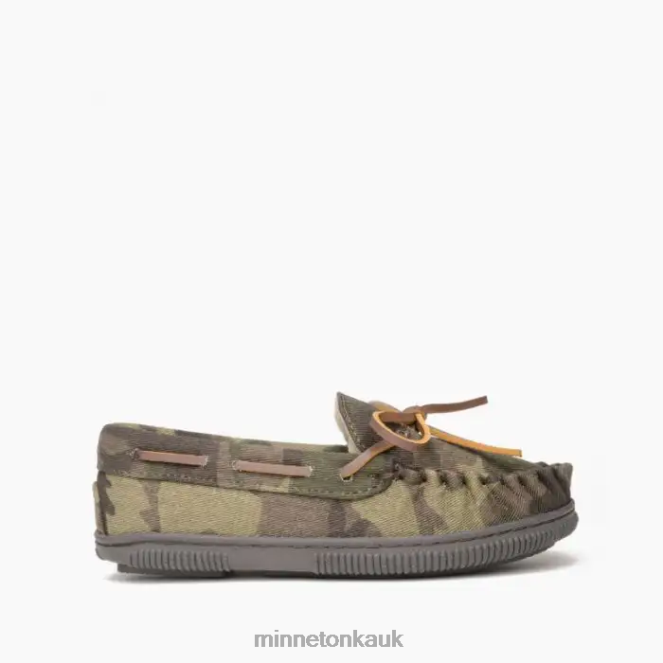 Minnetonka Kids Green Camo Print Pile Lined Hardsole Footwear AD084499