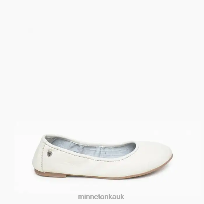 Minnetonka Women White Anna Footwear AD084112